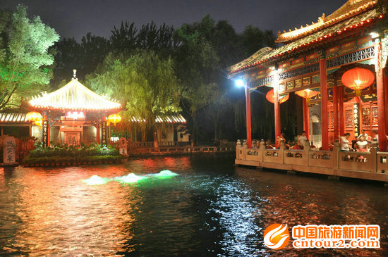趵突泉夜景